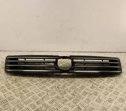 Volkswagen PASSAT B7 Front grill 3AA853651A