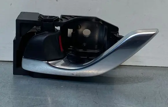 Mazda CX-3 Front door interior handle T8315KD53