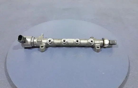 Audi A5 8T 8F Fuel main line pipe 04L089G