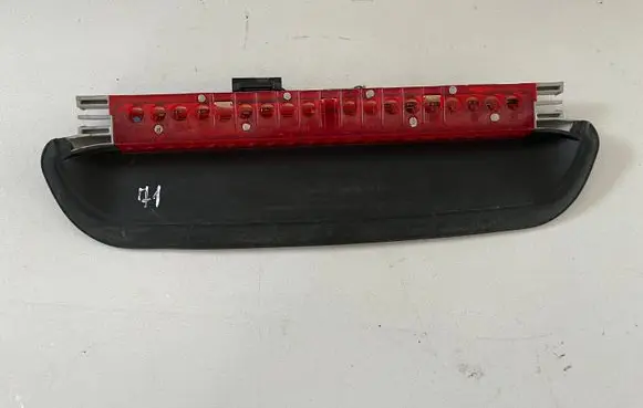 BMW 3 E90 E91 Third/center stoplight 479001 6940614