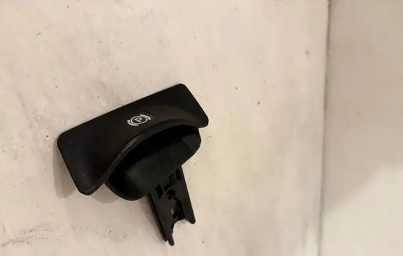 Mercedes-Benz E W211 Hand brake release handle 2114270020