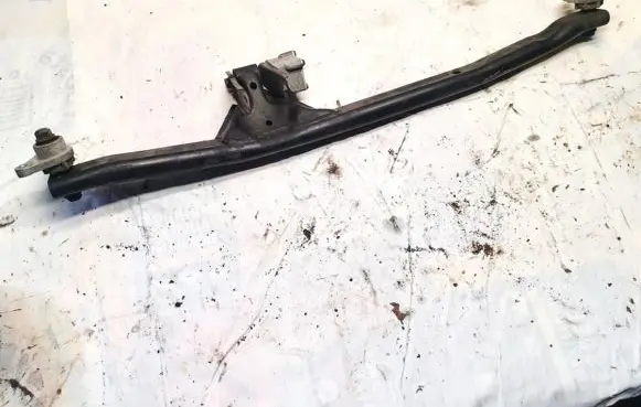 Volvo S60 Engine mount bracket 8666205