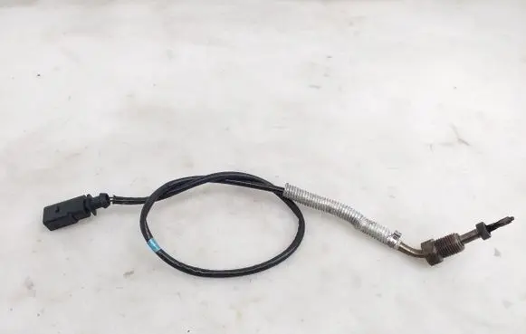 Skoda Karoq Exhaust gas temperature sensor 04L906088JC