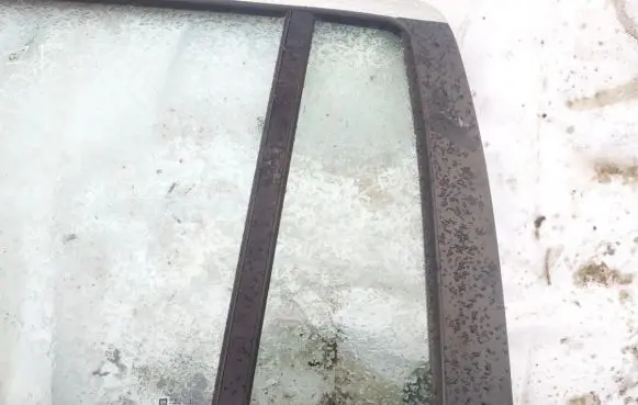 Opel Zafira A Rear vent window glass 