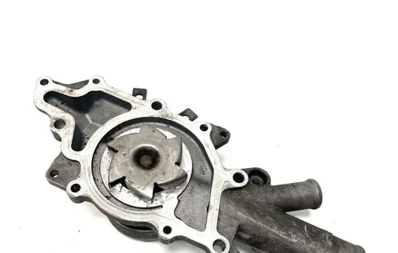 Mercedes-Benz CLS C219 Water pump R6112010310