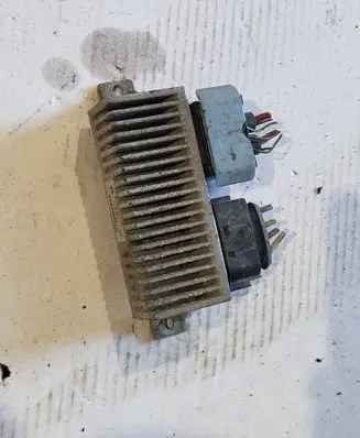 Renault Trafic III (X82) Glow plug pre-heat relay 271206395R