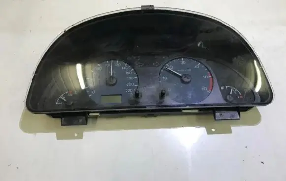 Speedometer (instrument cluster)