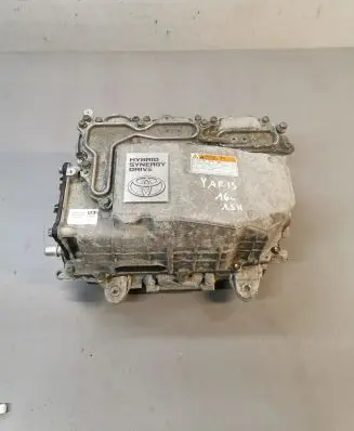 Toyota Yaris Voltage converter inverter G920052031