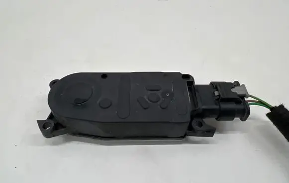 Fiat 600 Radiator active air flap actuator 6477R1017