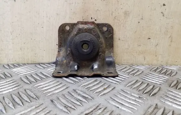 Subaru Forester SH Radiator mount bracket