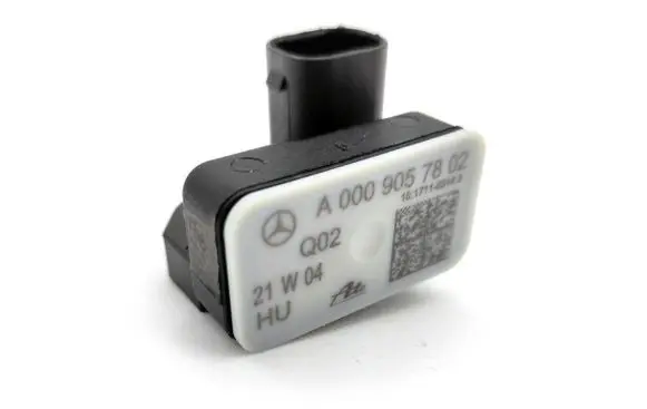 Mercedes-Benz CLS W257 Airbag deployment crash/impact sensor A0009057802