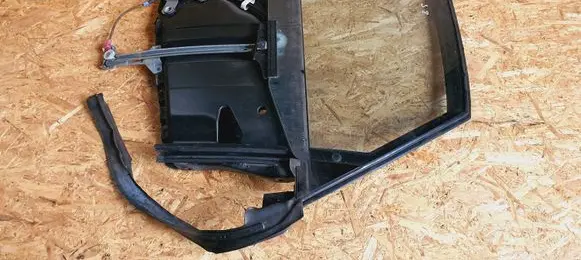 Audi A8 S8 D2 4D Rear door window/glass frame 4D0839397D 4D0959801F