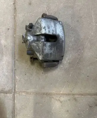 Volkswagen Golf Plus Front brake caliper