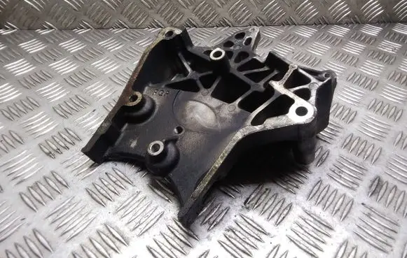 Opel Vectra C Engine mounting bracket 55187676