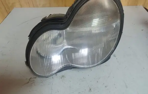 Mercedes-Benz C W203 Headlight/headlamp A2038200161 0301166201