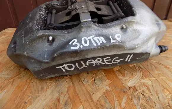 Volkswagen Touareg II Front brake caliper