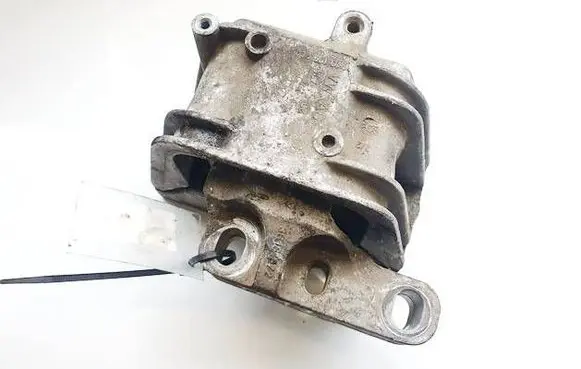 Volkswagen PASSAT B6 Engine mount bracket 1K0199262