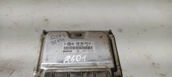 Volkswagen PASSAT B5.5 Engine control unit/module 038906019HJ 28SA5579 0281010977