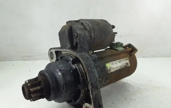 Volkswagen Golf V Starter motor 02M911023M D6GS14 001070070