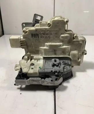 Audi A4 S4 B8 8K Rear door lock 8K0839015