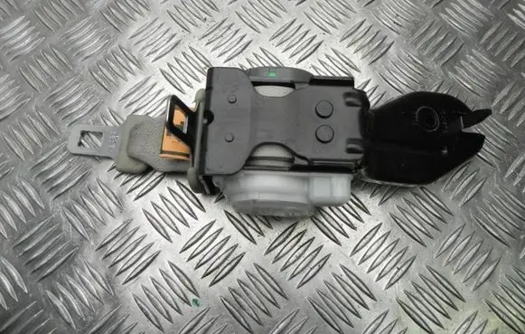 Mazda CX-7 Front seatbelt C7116410 M2295