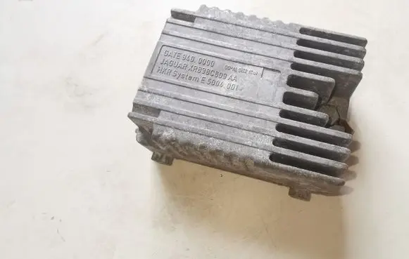 Jaguar S-Type Coolant fan relay XR838C609AA