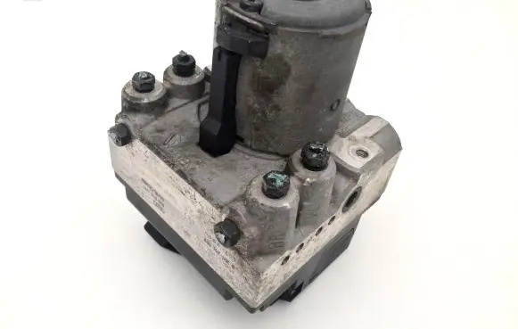 Audi A6 S6 C5 4B ABS Pump 0265214002 8D0614111