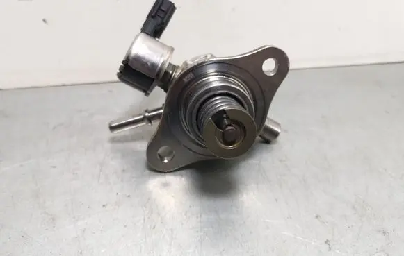 Toyota RAV 4 (XA50) Fuel injection high pressure pump 2961003115 2310125040