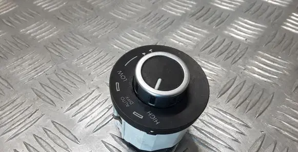 Volkswagen Touareg I Differential lock switch 7L6941435K