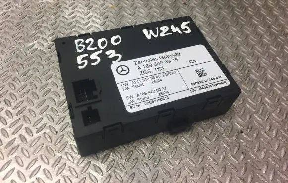 Mercedes-Benz B W245 Gateway control module 1695403945 A1695403945