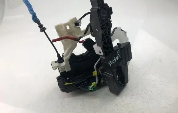 KIA Pro Cee'd III Rear door lock 81310J7010