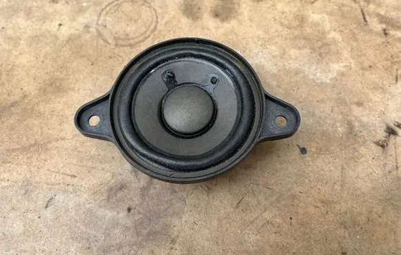 Mercedes-Benz E W211 Panel speaker 2118203002