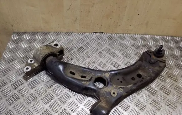 Volkswagen Golf Plus Front lower control arm/wishbone
