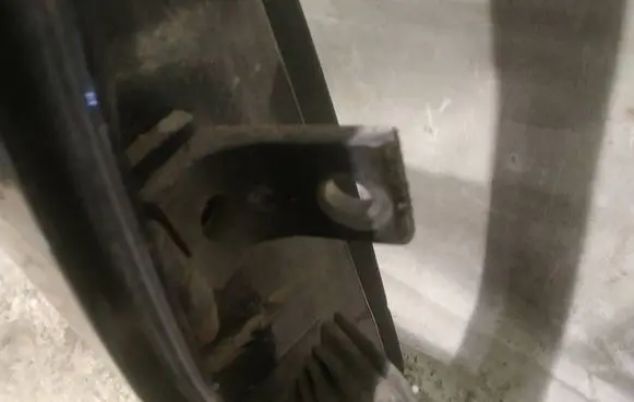 Skoda Fabia Mk1 (6Y) Rear door lower hinge 