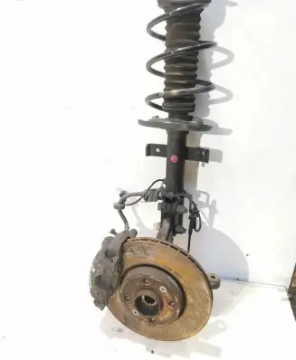 Renault Clio IV Front wheel hub spindle knuckle