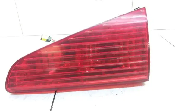 Peugeot 607 Tailgate rear/tail lights