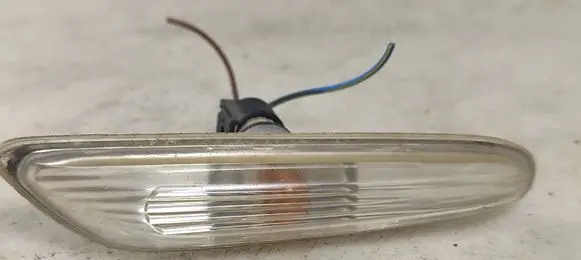 BMW 5 E60 E61 Front fender indicator light 7165741