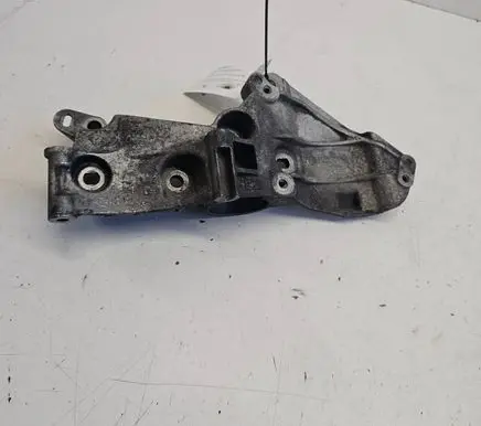 Renault Scenic II - Grand scenic II Generator/alternator bracket 8200327134