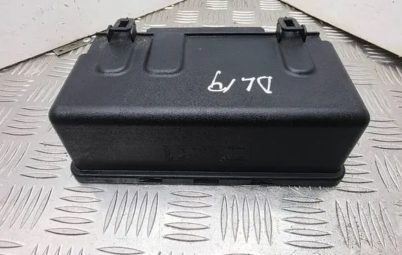 Volvo V40 Fuse box cover 30659177