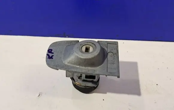 Volvo S60 Front door lock (next to the handle) 31276333