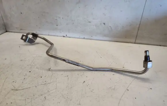 Volkswagen Golf VII Engine coolant pipe/hose 04L131582F