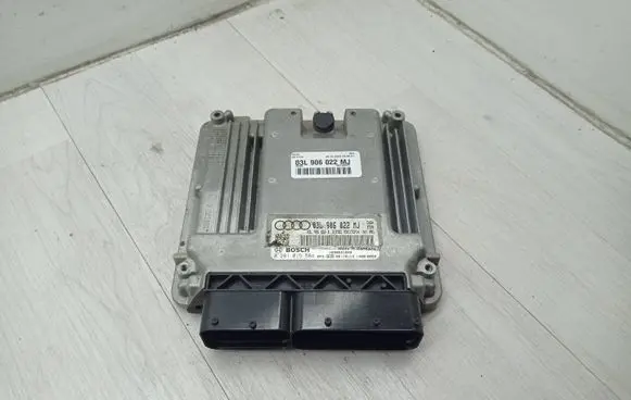 Audi A4 S4 B8 8K Engine control unit/module 03l906022mJ 0281015584