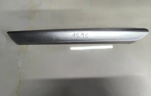 Mercedes-Benz E W212 Center console decorative trim A2126908082 BR212M0PF