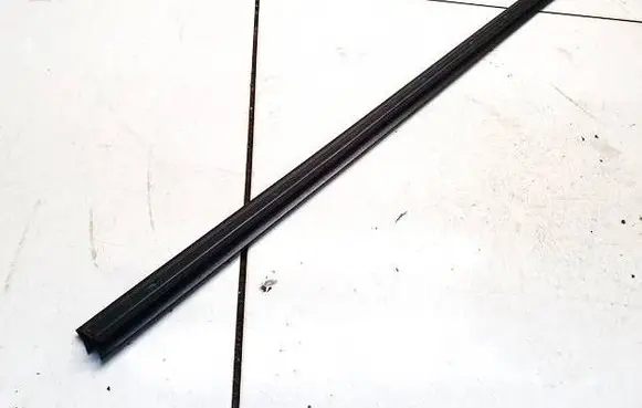 Citroen C4 I Picasso Front door glass trim molding