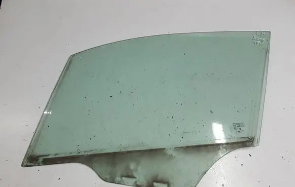 Fiat 500X Front door window glass four-door 