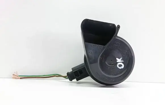 Audi A6 S6 C6 4F Horn signal 703881165