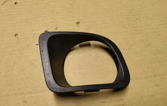 Chrysler PT Cruiser Front fog light trim/grill 05116212AB