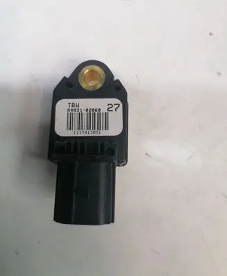 Toyota Auris 150 Airbag deployment crash/impact sensor 8983102060