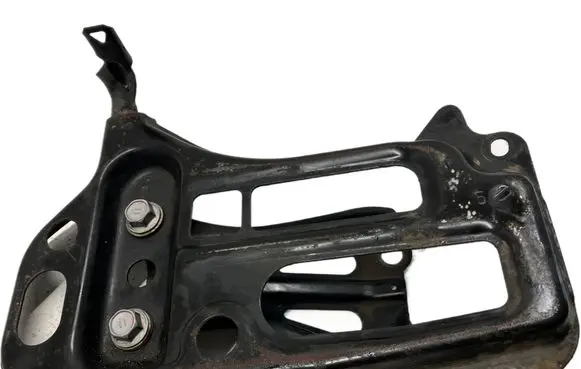Battery bracket