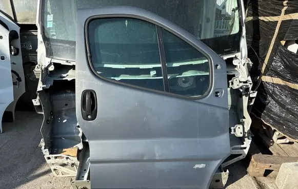 Renault Trafic II (X83) Front door 
